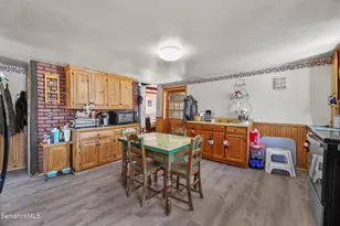 26 Crosier Ave, Pittsfield, MA 01201 - Photo 6