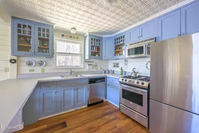 11 Mahkeenac Ter, Stockbridge, MA 01262 - Photo 8