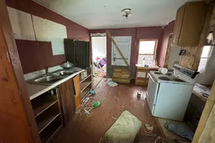 135 E Quincy St, North Adams, MA 01247 - Photo 16