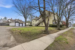 17 Adams St, Easthampton, MA 01027 - Photo 24