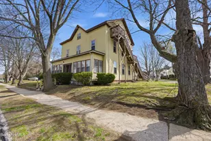 17 Adams St, Easthampton, MA 01027 - Photo 4