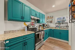 35 Prospect St, Pittsfield, MA 01201 - Photo 16