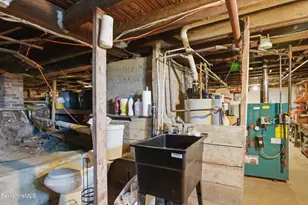 22 Broadway St, Pittsfield, MA 01201 - Photo 84