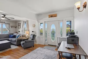22 Broadway St, Pittsfield, MA 01201 - Photo 30