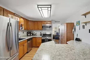 22 Broadway St, Pittsfield, MA 01201 - Photo 46