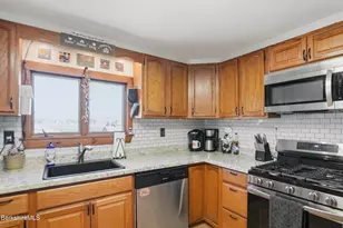 22 Broadway St, Pittsfield, MA 01201 - Photo 52
