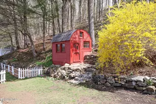 27 Richmond Ln, Adams, MA 01220 - Photo 4