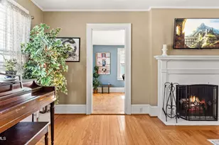 42 Lexington Pkwy, Pittsfield, MA 01201 - Photo 16