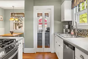 42 Lexington Pkwy, Pittsfield, MA 01201 - Photo 10