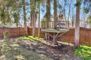 42 Lexington Pkwy, Pittsfield, MA 01201 - Photo 42