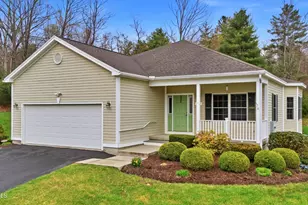 32 Aspen Way, Pittsfield, MA 01201 - Photo 2