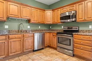 32 Aspen Way, Pittsfield, MA 01201 - Photo 8