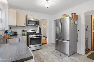 38 Revere Pkwy, Pittsfield, MA 01201 - Photo 2