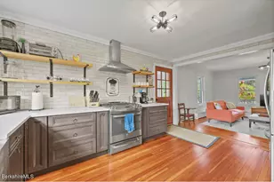 8 Goodrich St, Stockbridge, MA 01262 - Photo 10