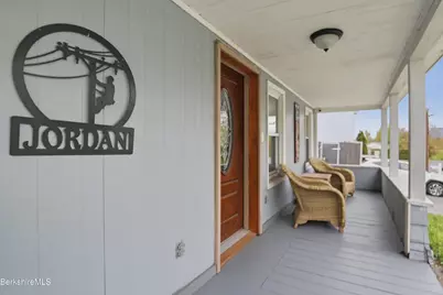 37 Alger St, Adams, MA 01220 - Photo 4