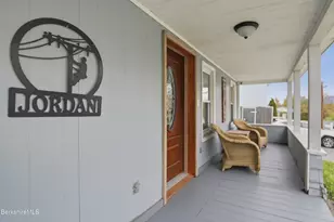 37 Alger St, Adams, MA 01220 - Photo 4