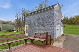 37 Alger St, Adams, MA 01220 - Photo 36