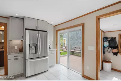 37 Alger St, Adams, MA 01220 - Photo 18