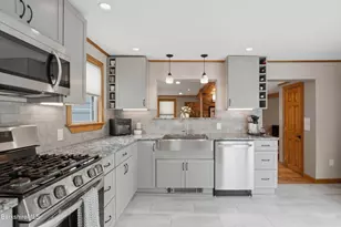 37 Alger St, Adams, MA 01220 - Photo 20