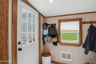 37 Alger St, Adams, MA 01220 - Photo 22