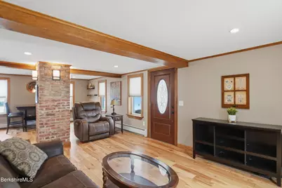 37 Alger St, Adams, MA 01220 - Photo 6