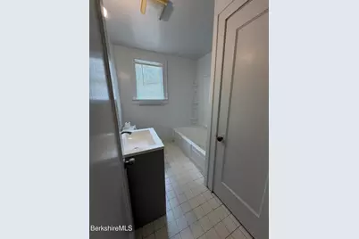 19 Upland Rd, Pittsfield, MA 01201 - Photo 4