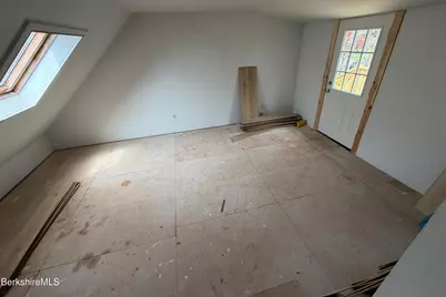 19 Upland Rd, Pittsfield, MA 01201 - Photo 12