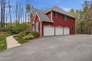 9 Eastbrook Ln, Pittsfield, MA 01201 - Photo 2
