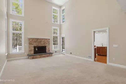 9 Eastbrook Ln, Pittsfield, MA 01201 - Photo 16