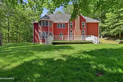 9 Eastbrook Ln, Pittsfield, MA 01201 - Photo 6