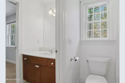 9 Eastbrook Ln, Pittsfield, MA 01201 - Photo 54