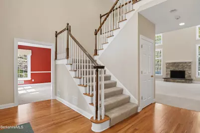 9 Eastbrook Ln, Pittsfield, MA 01201 - Photo 14