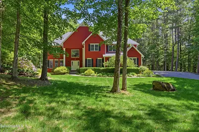 9 Eastbrook Ln, Pittsfield, MA 01201 - Photo 2