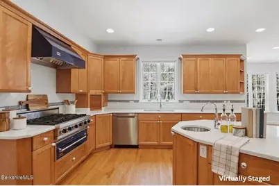 9 Eastbrook Ln, Pittsfield, MA 01201 - Photo 28