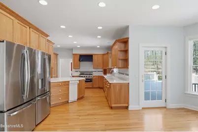 9 Eastbrook Ln, Pittsfield, MA 01201 - Photo 32