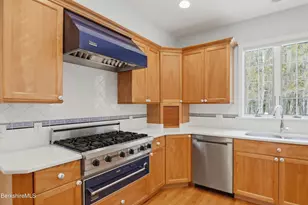 9 Eastbrook Ln, Pittsfield, MA 01201 - Photo 26