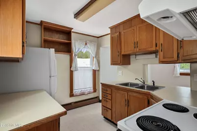 93 North St, North Adams, MA 01247 - Photo 24