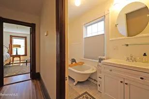 25 Taylor St, Pittsfield, MA 01201 - Photo 24