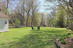 25 Taylor St, Pittsfield, MA 01201 - Photo 30