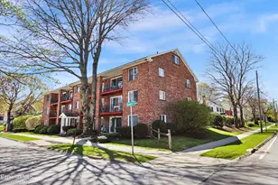108 E Housatonic St, Pittsfield, MA 01201 - Photo 4