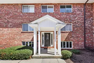 108 E Housatonic St, Pittsfield, MA 01201 - Photo 1