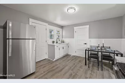 100 Essex St, Pittsfield, MA 01201 - Photo 14