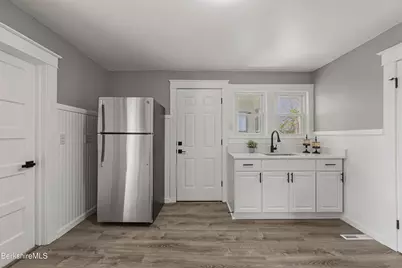 100 Essex St, Pittsfield, MA 01201 - Photo 16