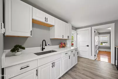100 Essex St, Pittsfield, MA 01201 - Photo 36