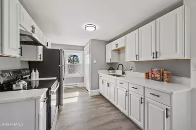100 Essex St, Pittsfield, MA 01201 - Photo 34