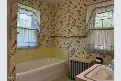 39 Castle St, Great Barrington, MA 01230 - Photo 18