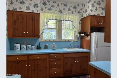 39 Castle St, Great Barrington, MA 01230 - Photo 4