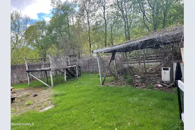 16 Albert St, Adams, MA 01220 - Photo 18