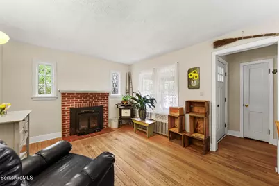 16 Kensington Ave, Pittsfield, MA 01201 - Photo 6
