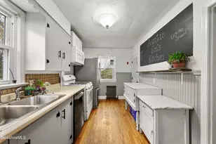 16 Kensington Ave, Pittsfield, MA 01201 - Photo 10